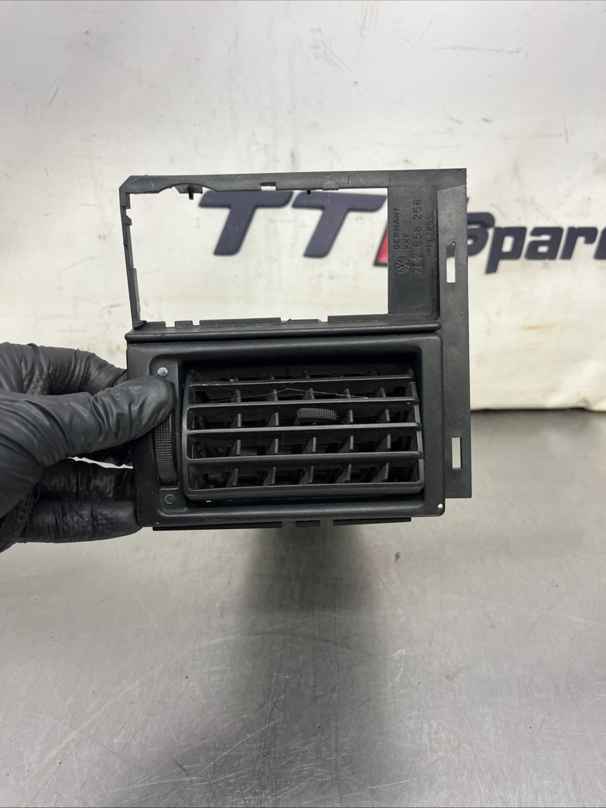 volkswagen transporter T4 Air Duct Connection Vw 701819721a 