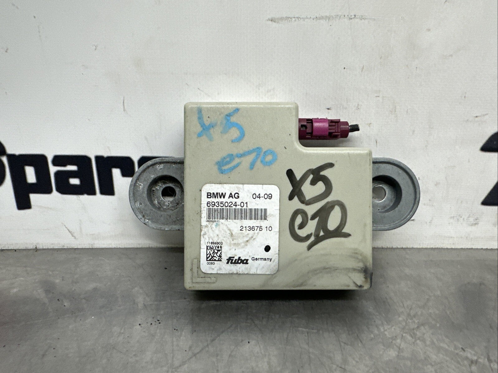 6935024 BMW X5 AERIAL ANTENA AMPLIFIER MODULE UNIT  E70 2007 - 2009