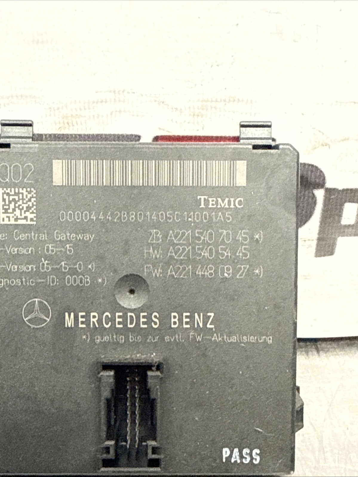 2006-2013 Mercedes S Class W221 Central Gateway Control Module ECU A2215407045