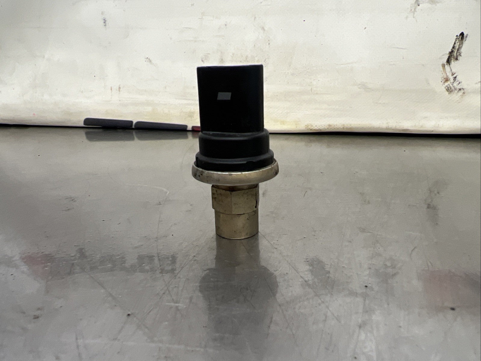 Audi TT 8N, A3 8L, Golf MK4 Air Conditioning Pressure Sensor (1J0959126)
