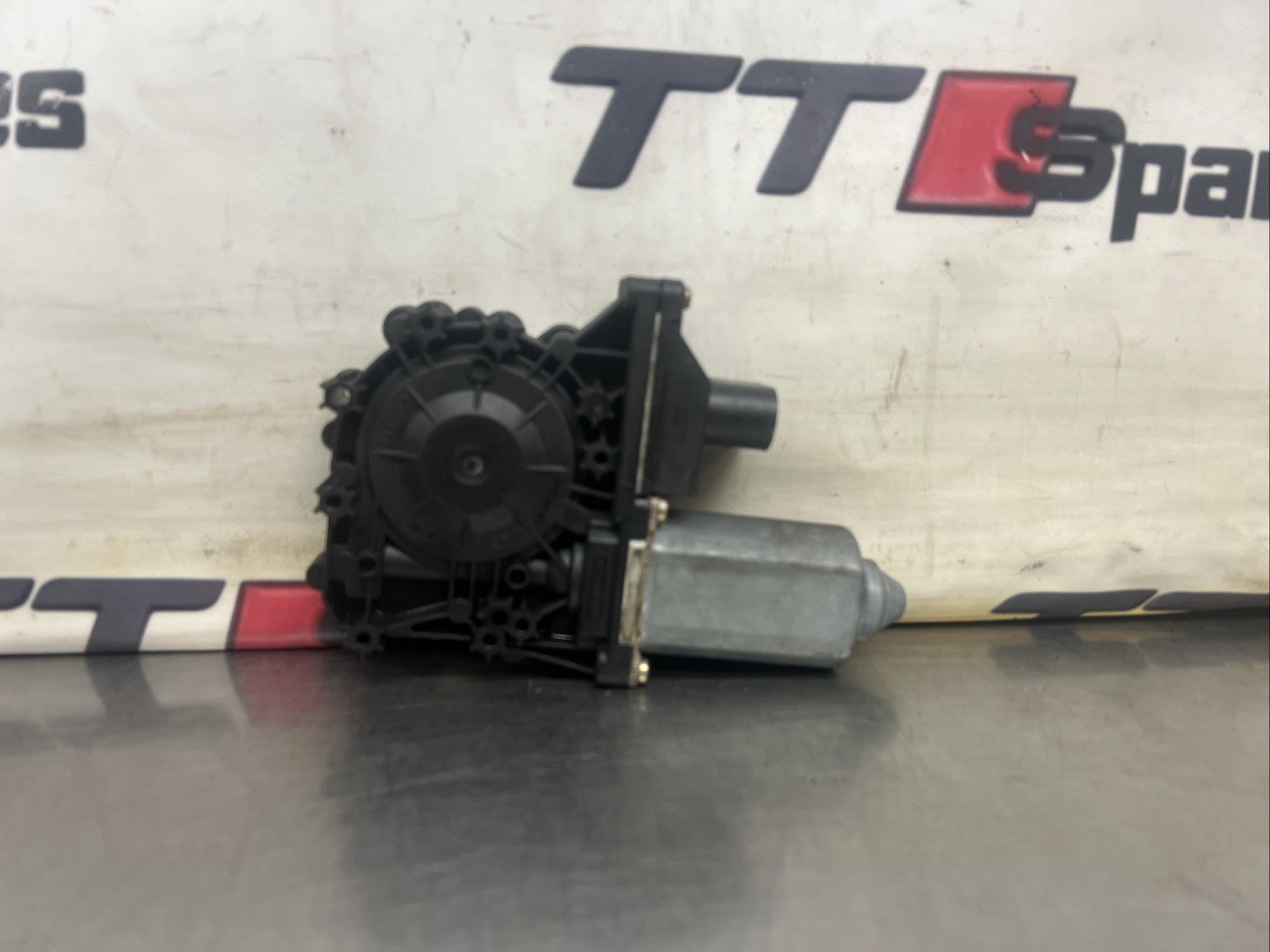 Audi TT 8N Mk1 OS Right Roadster Electric Window Motor 8N7959802D