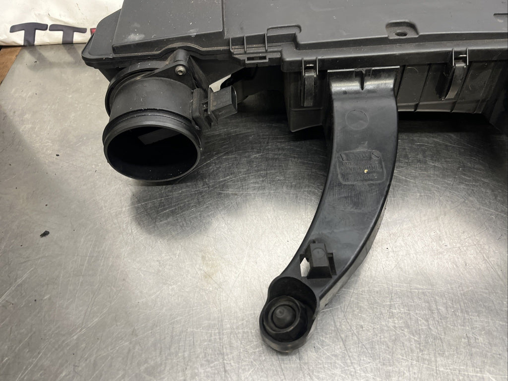 BMW X5 E70 AIR INTAKE FILTER BOX 7798340 3.0 DIESEL 2007 TO 2010