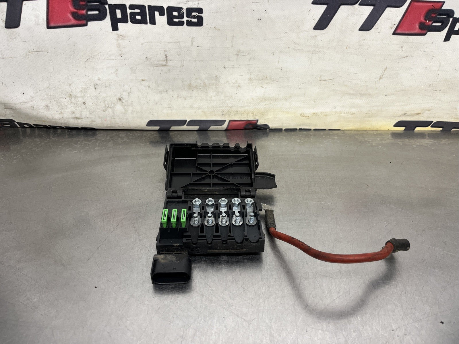 AUDI GENUINE TESTED TT MK1 ENGINE BAY BATTERY TOP FUSE BOX 8N0937550A