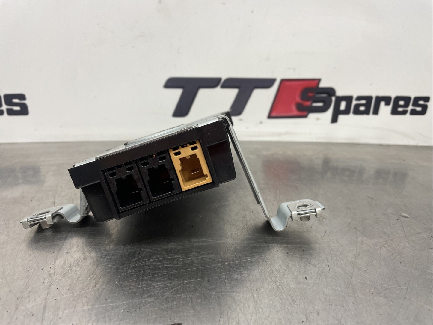 AUDI A3 8P AERIAL ANTENNA AMPLIFIER BOOSTER MODULE 8P4035225