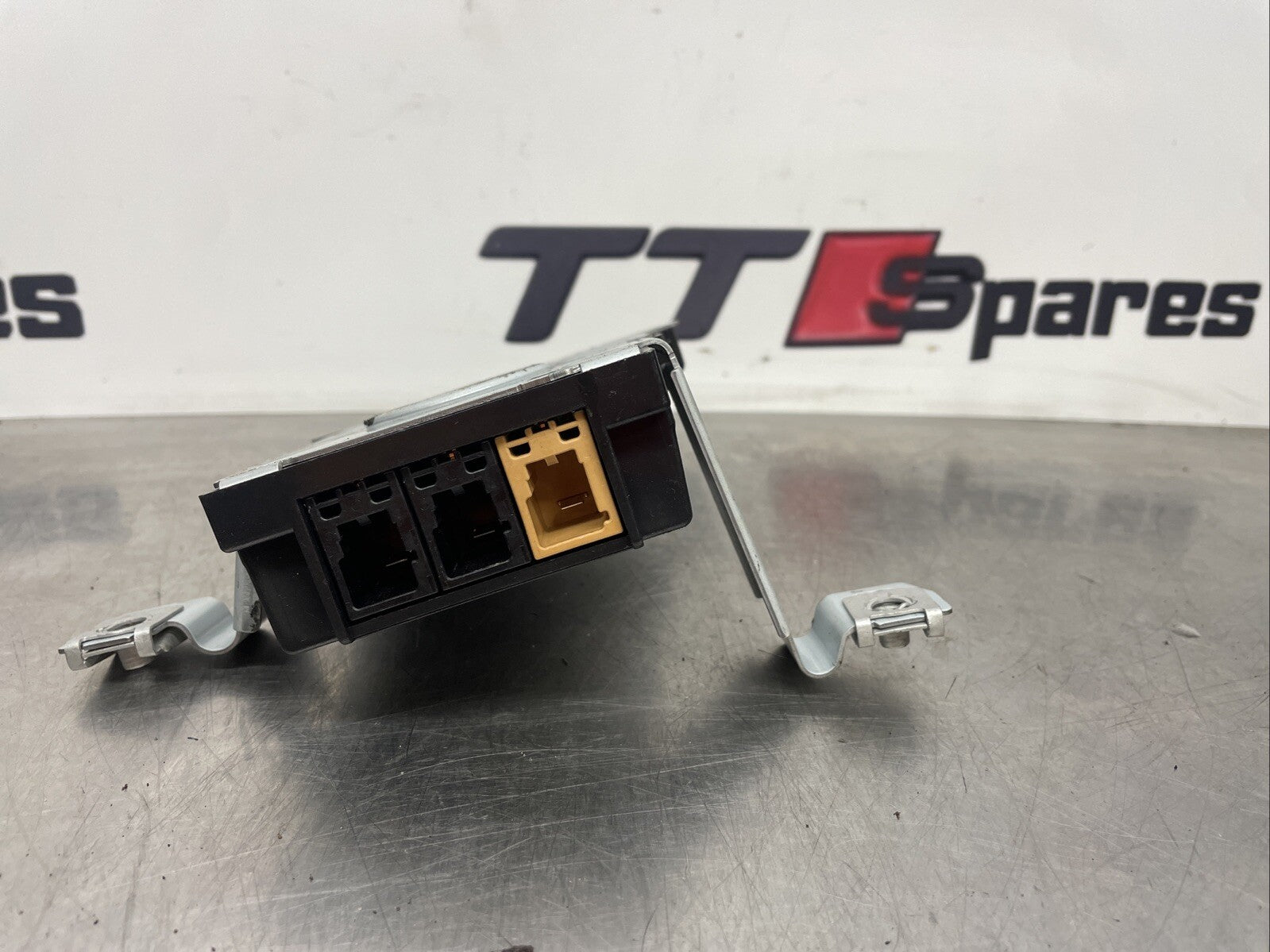 AUDI A3 8P AERIAL ANTENNA AMPLIFIER BOOSTER MODULE 8P4035225