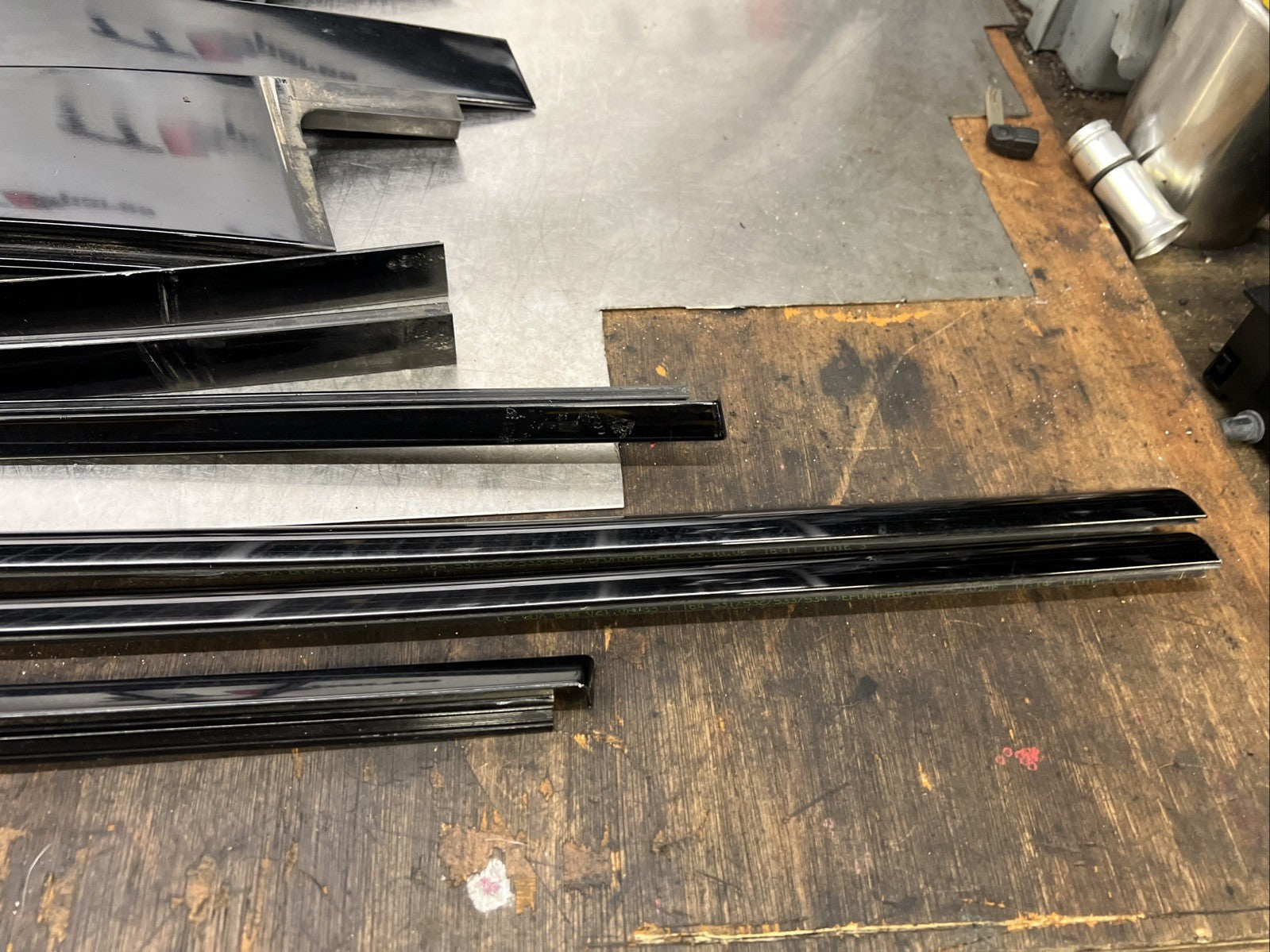 BMW X5 E70 09-13 BLACK GLOSS SHADOW LINE DOOR WINDOW MOULDING TRIM SET