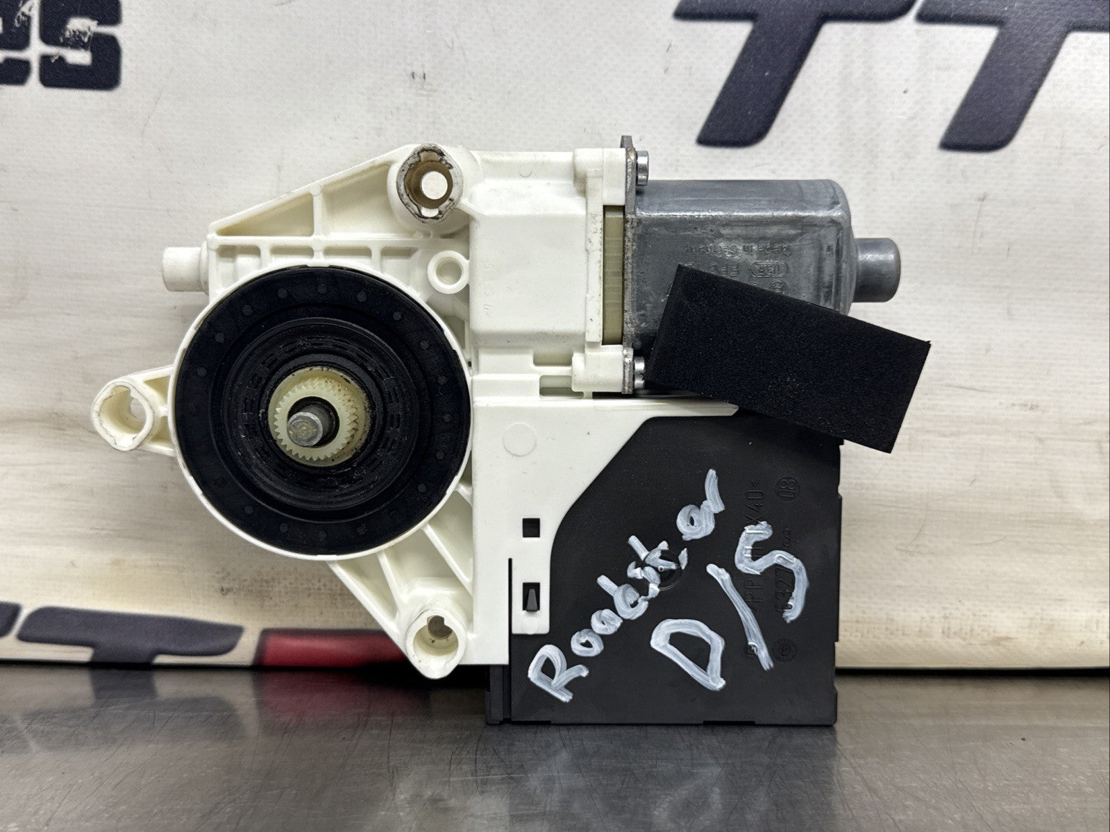 AUDI TT MK2 06-14 CONVERTIBLE/ROADSTER RIGHT  WINDOW MOTOR 8J7959801C