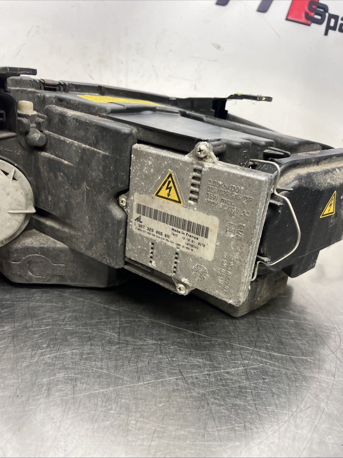 Audi TT Mk1 8N - Drivers Side, Silver Xenon Headlight 8N0941004AP, Used (0709)