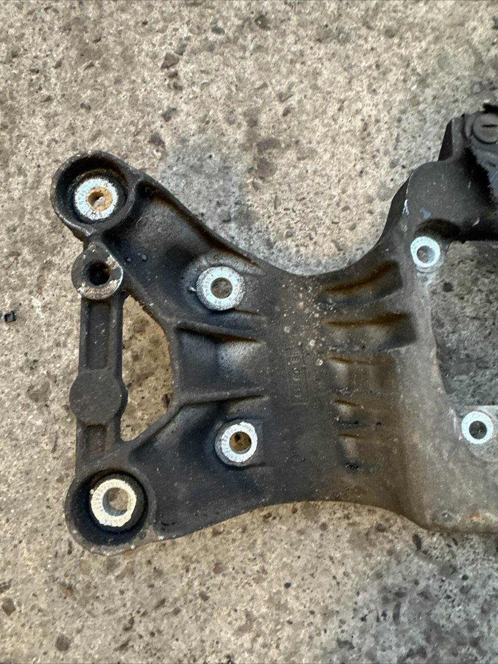 4F0399263AB Audi S6 A6 4F C6 Transmission Gearbox Support Bracket 
