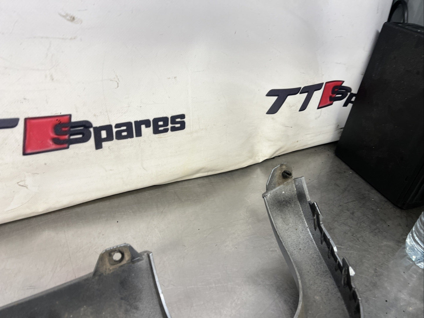Audi TT Mk1 8N 1998-2006 Twin Exhaust Rear Bumper Diffuser Valance LY7J Silver