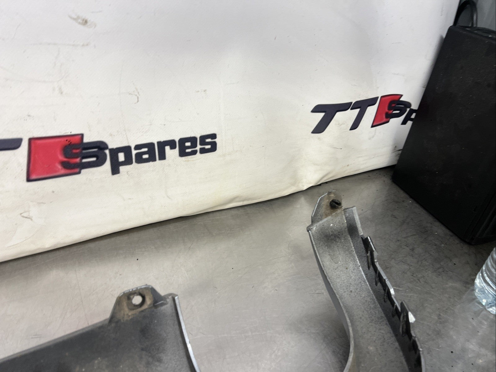 Audi TT Mk1 8N 1998-2006 Twin Exhaust Rear Bumper Diffuser Valance LY7J Silver