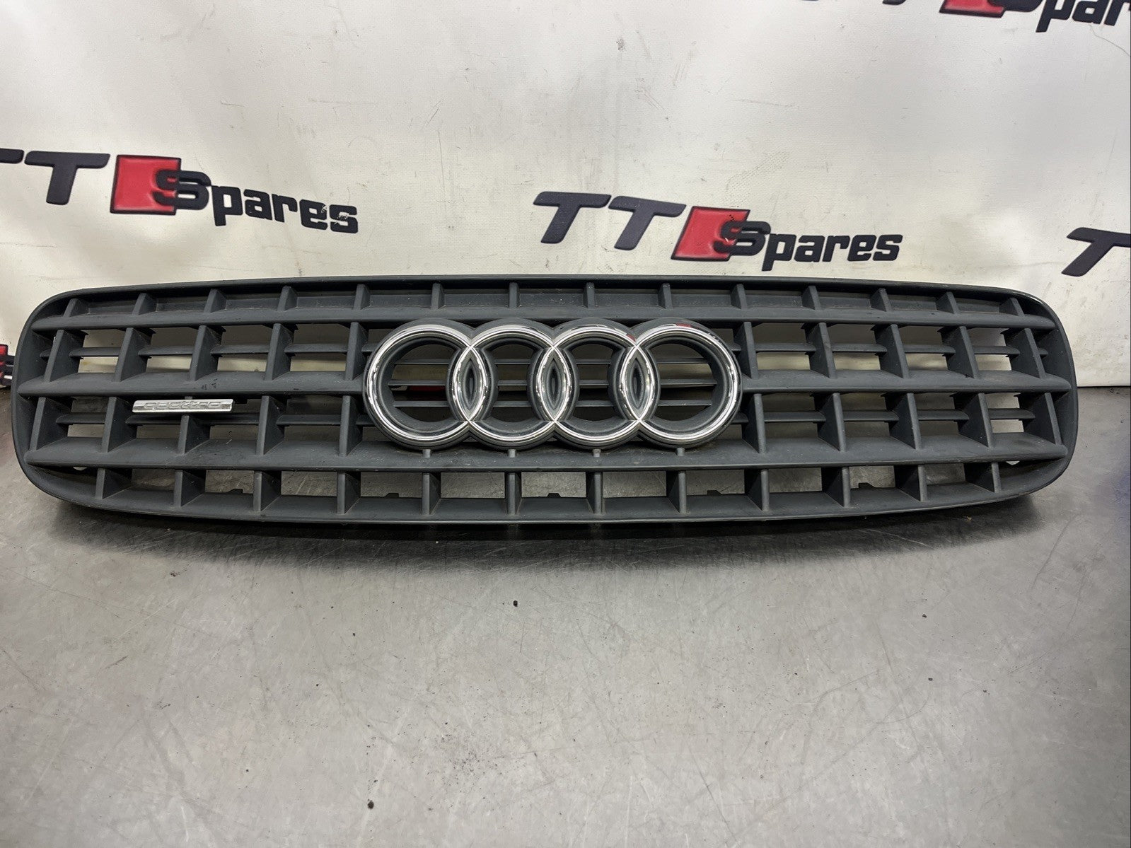 Genuine Audi TT Mk1 8N 99-06 Quattro Badge 3 slat V6 Grille bumper
