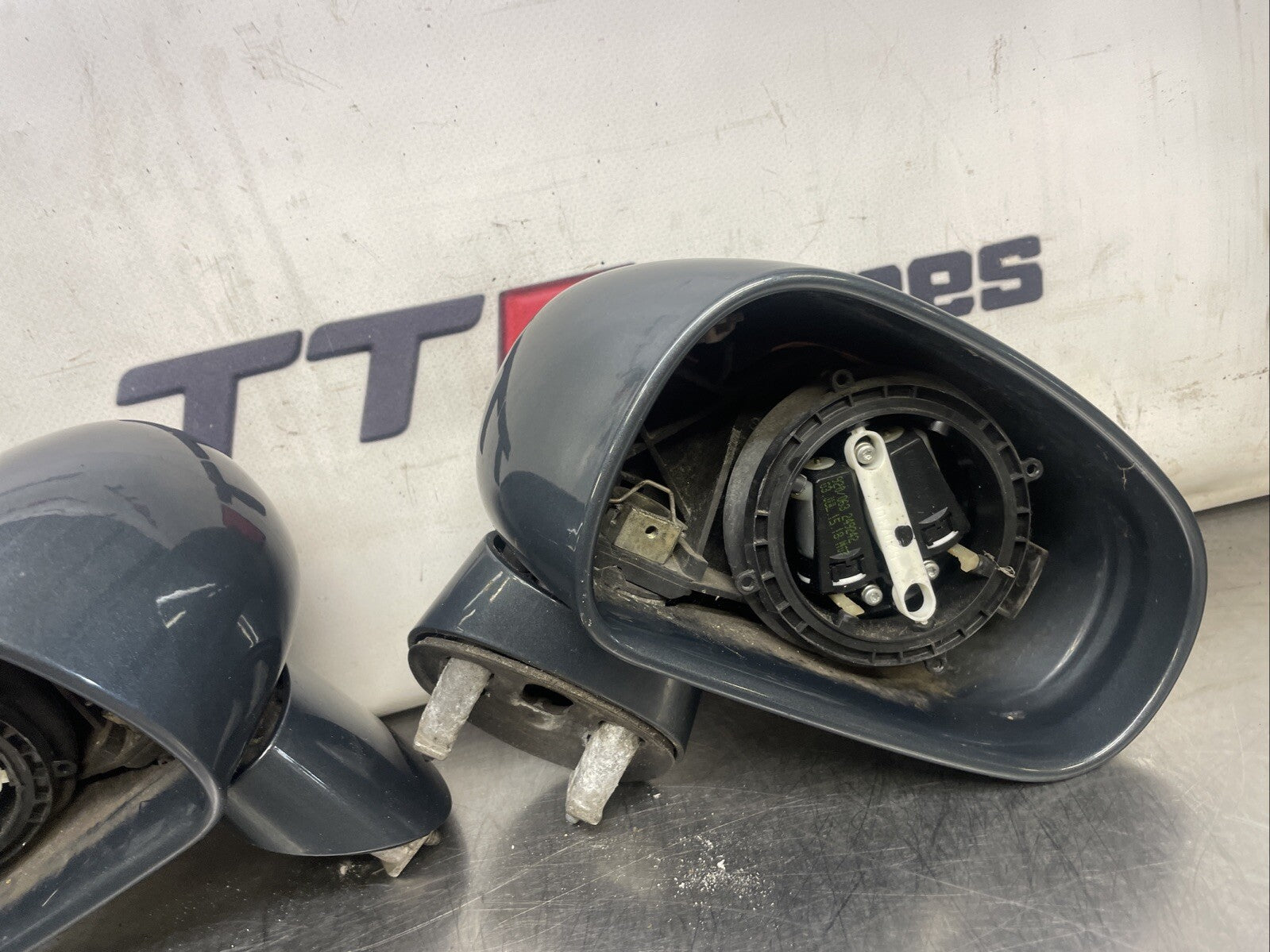 AUDI TT 8n mk1 PAIR OF WING MIRRORS DOOR In Dolomite Gray