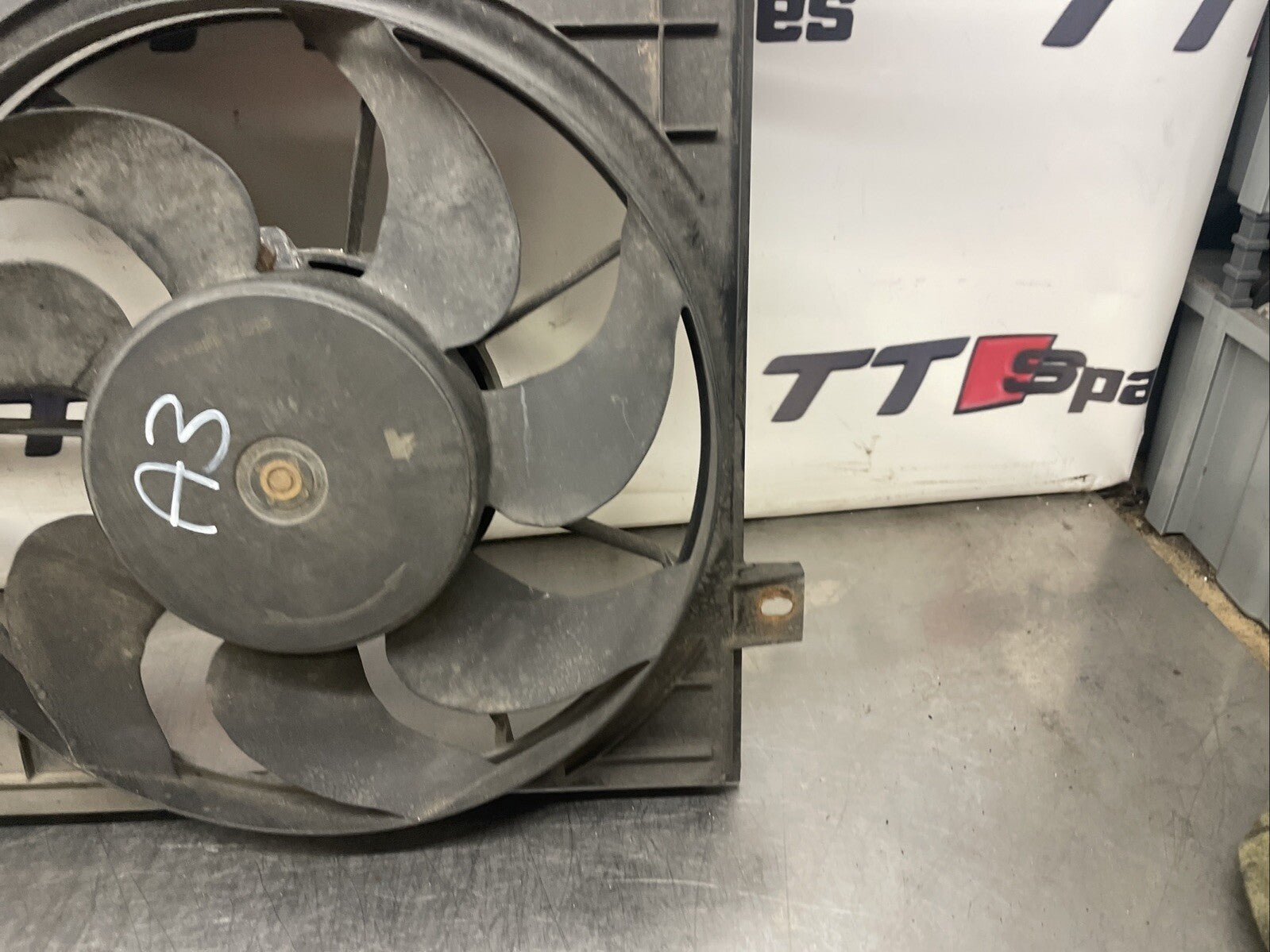 Audi A3 8P Radiator Engine Dual Cooling Fan Motor 2.0Petrol 2007 OEM 1K0121207AA
