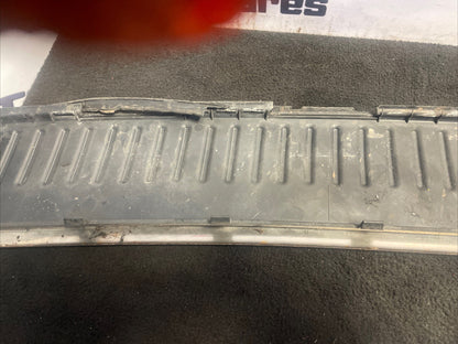GENUINE RANGE ROVER SPORT 2005 - 2012 TAILAGTE SCUFF PLATE LR007322