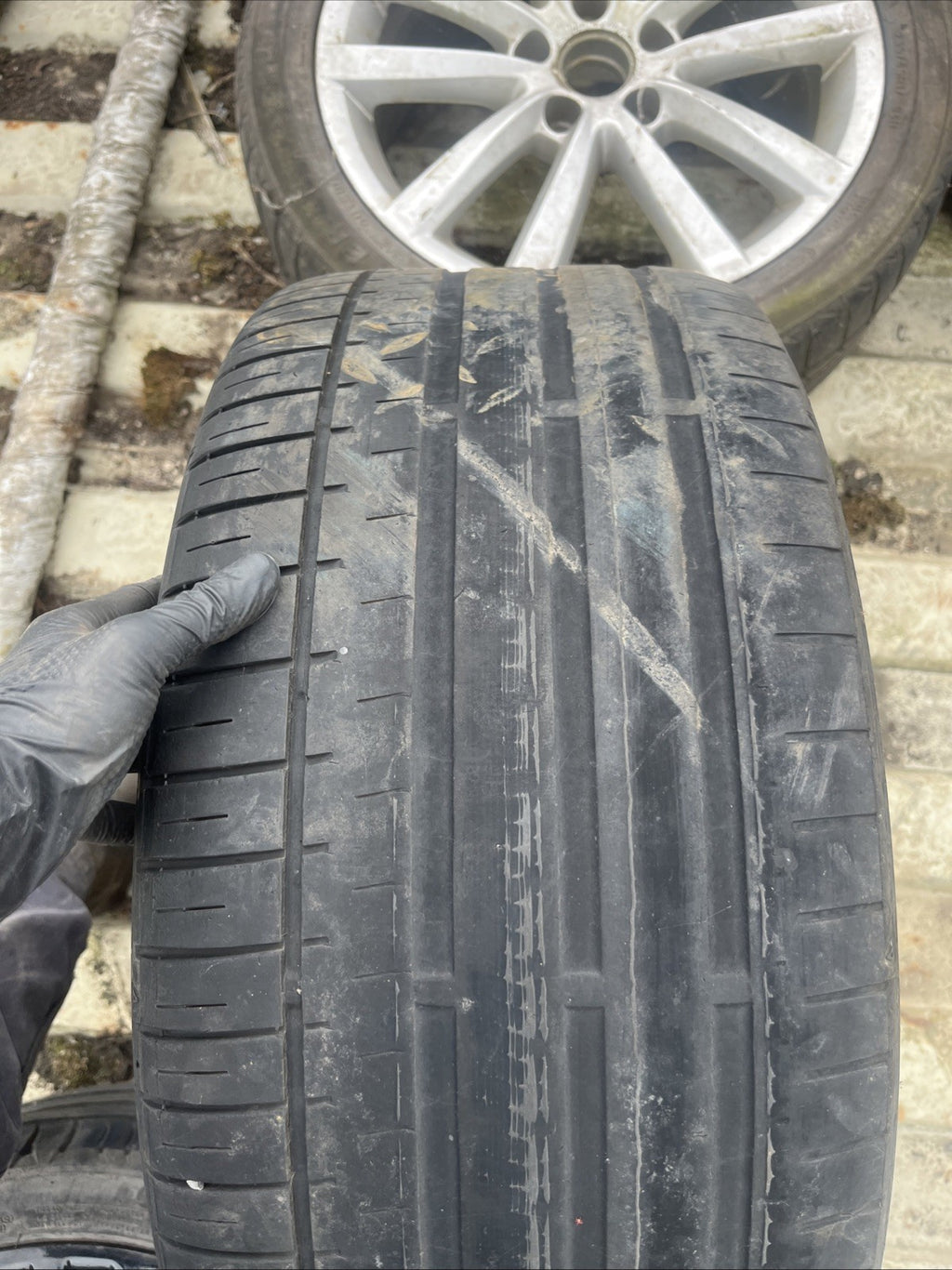 3611 7  845 881 GENUINE BMW WHEEL & FREE TYRE 7845881 8.5J x 18"