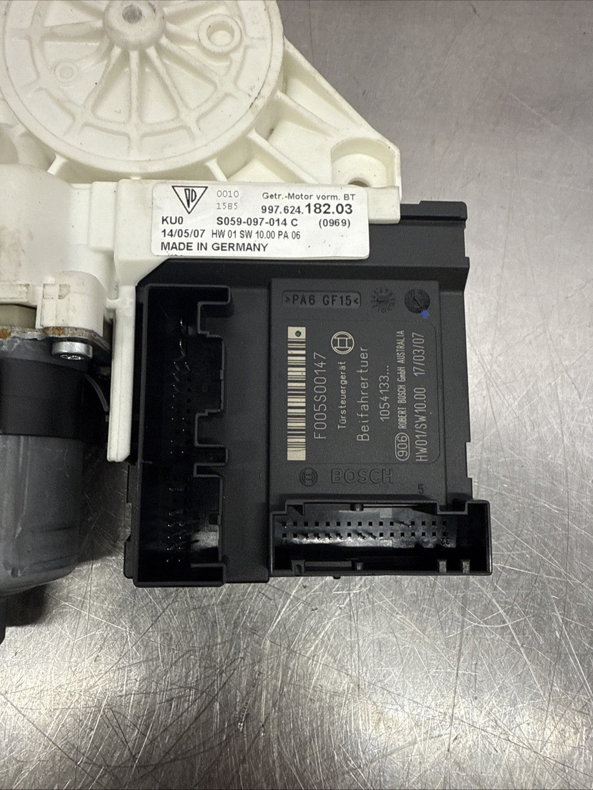 Genuine Porsche 987 / 997 Passenger Window Motor 99762418203