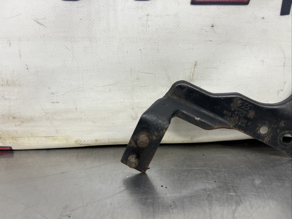 Audi TT Mk1 2004 Power Steering Fluid Bottle Bracket Top Mount 8N0199588B