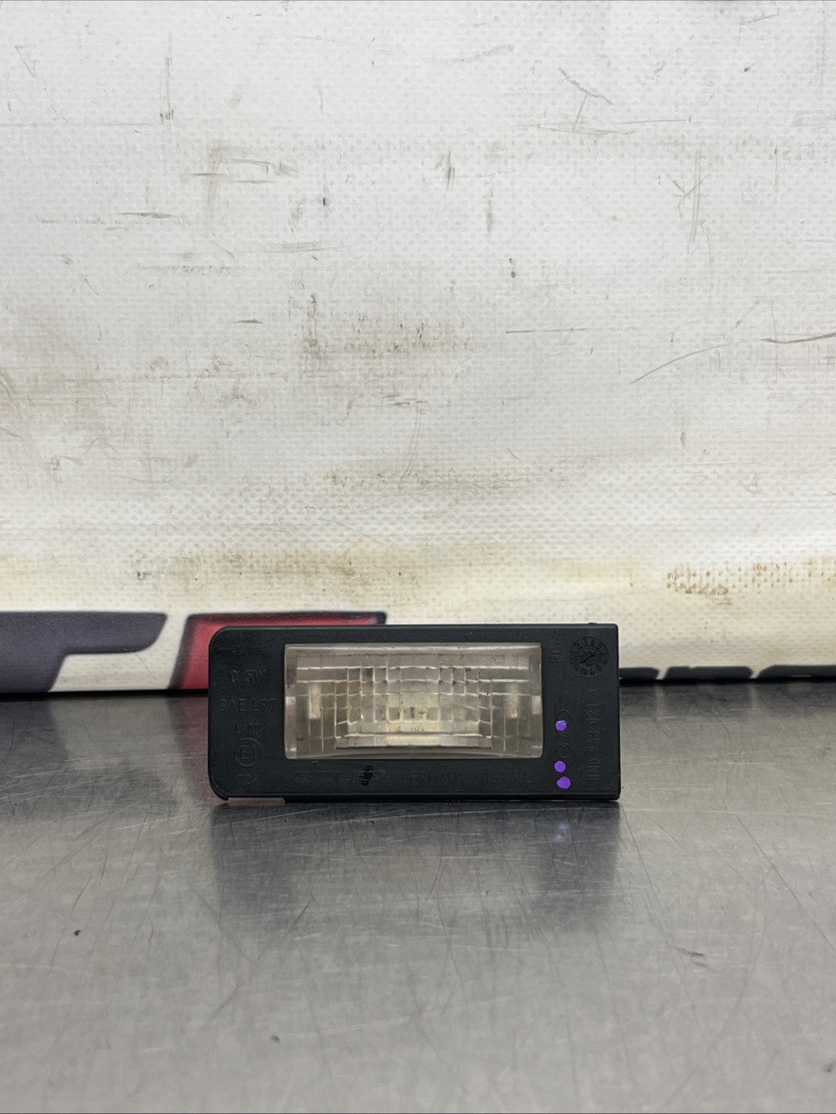 8N0943021A 1x GENUINE AUDI TT MK1 03-06 LEFT N/S REAR NUMBER PLATE LIGHT
