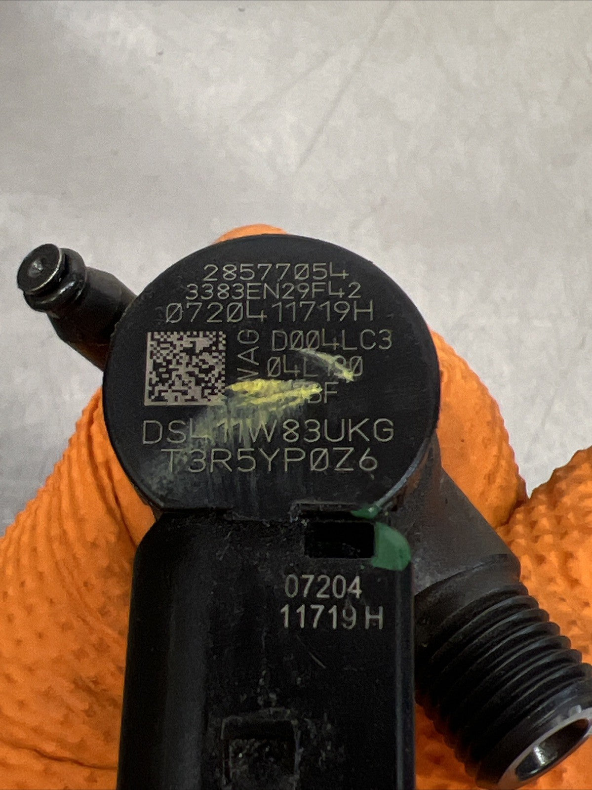 2018 VAG VW AUDI SEAT SKODA  1.6 DIESEL MANUAL INJECTOR 28577054 04L130277BF