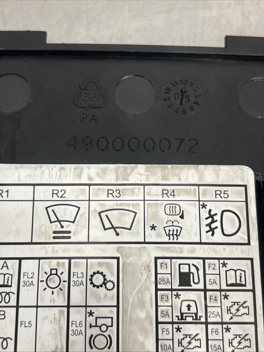 GENUINE 05-09 LAND ROVER DISCOVERY FUSE BOX LID 490000072