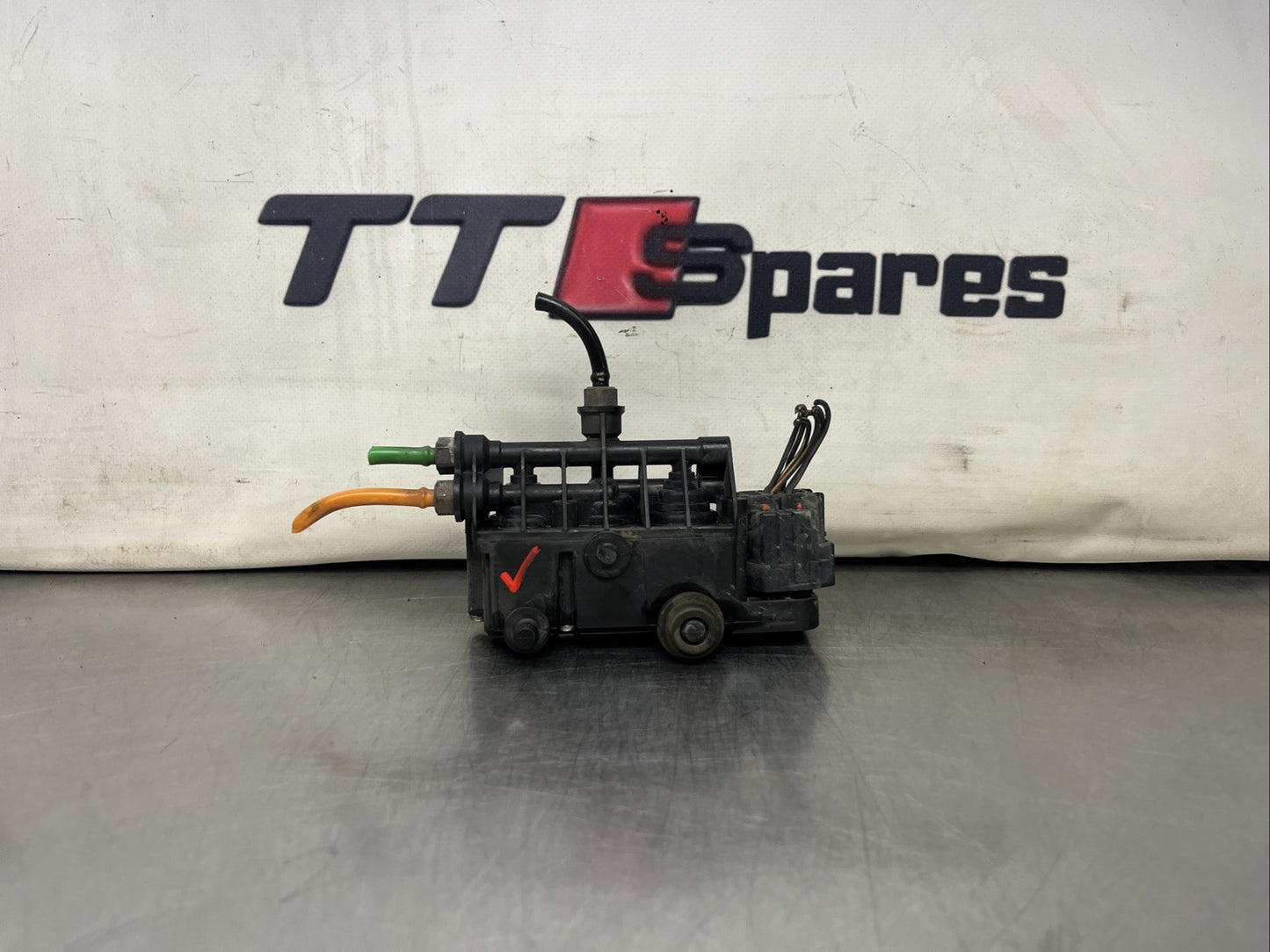 Range Rover L322 Front Air Suspension Corner Valve RVH500060