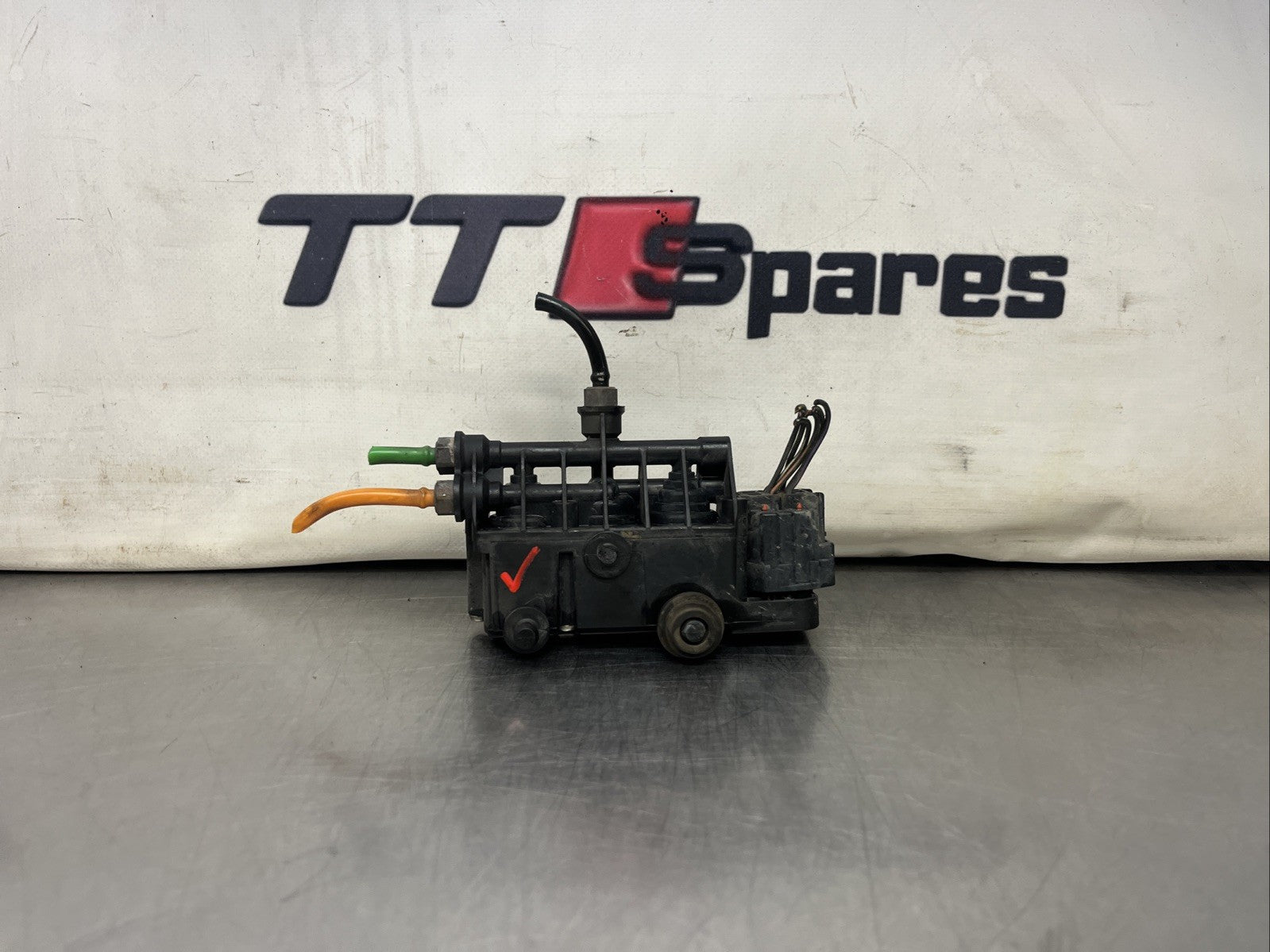 Range Rover L322 Front Air Suspension Corner Valve RVH500060