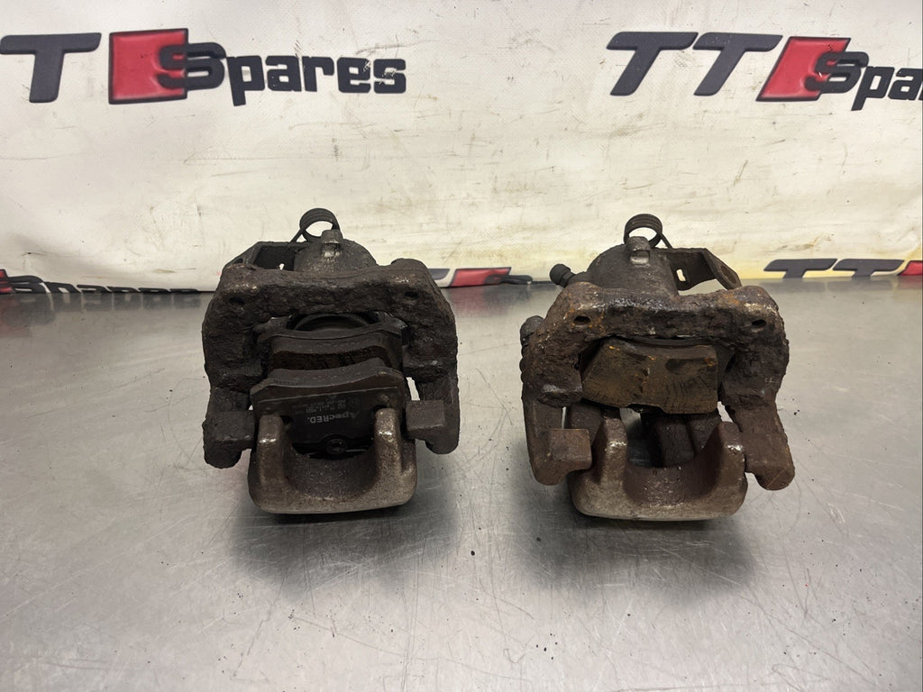 AUDI TT MK1 8N 225 / V6 PAIR OF REAR BRAKE CALIPERS CARRIERS GOLF UPGRADE 256MM