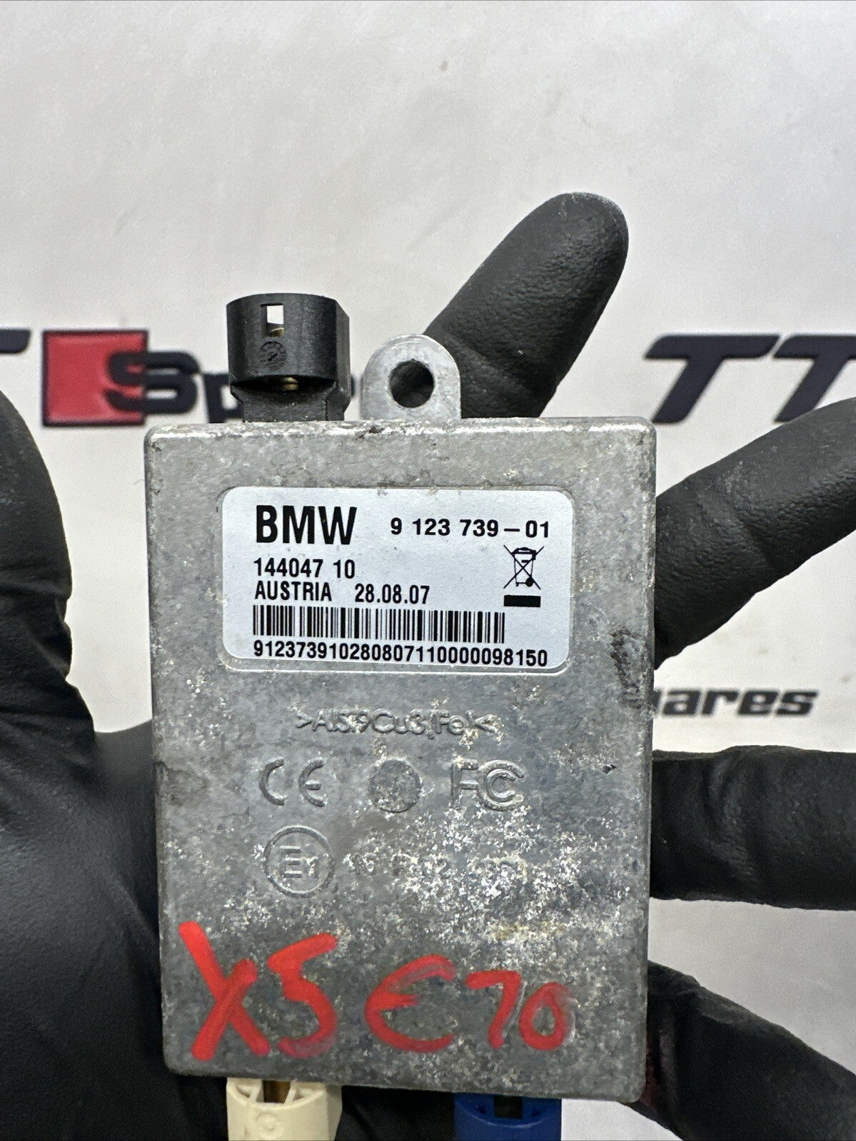 9 123 739-0 2008-2010 BMW 328I E90 USB AUDIO HUB JACK INTERFACE MODULE UNIT OEM 