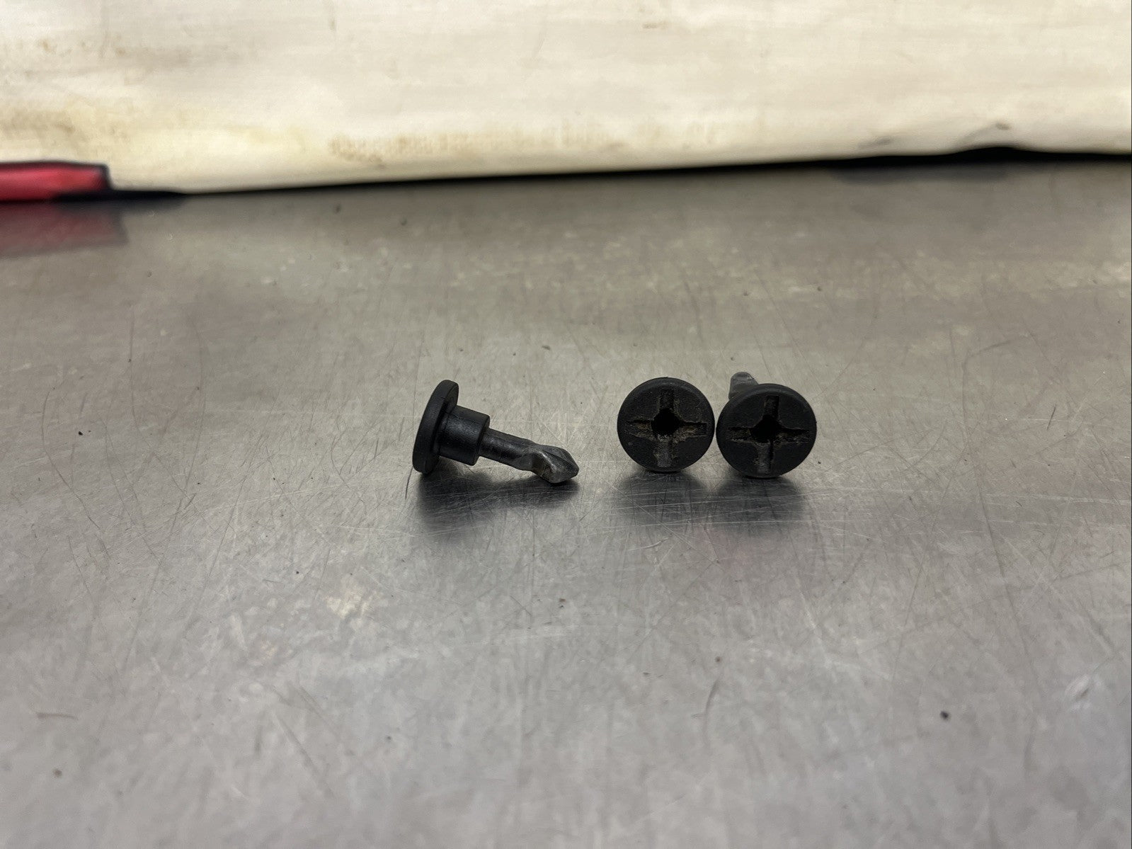 Audi TT 8N Mk1 Engine Cover Trim Fixing Bolt Peg N90801101 X1