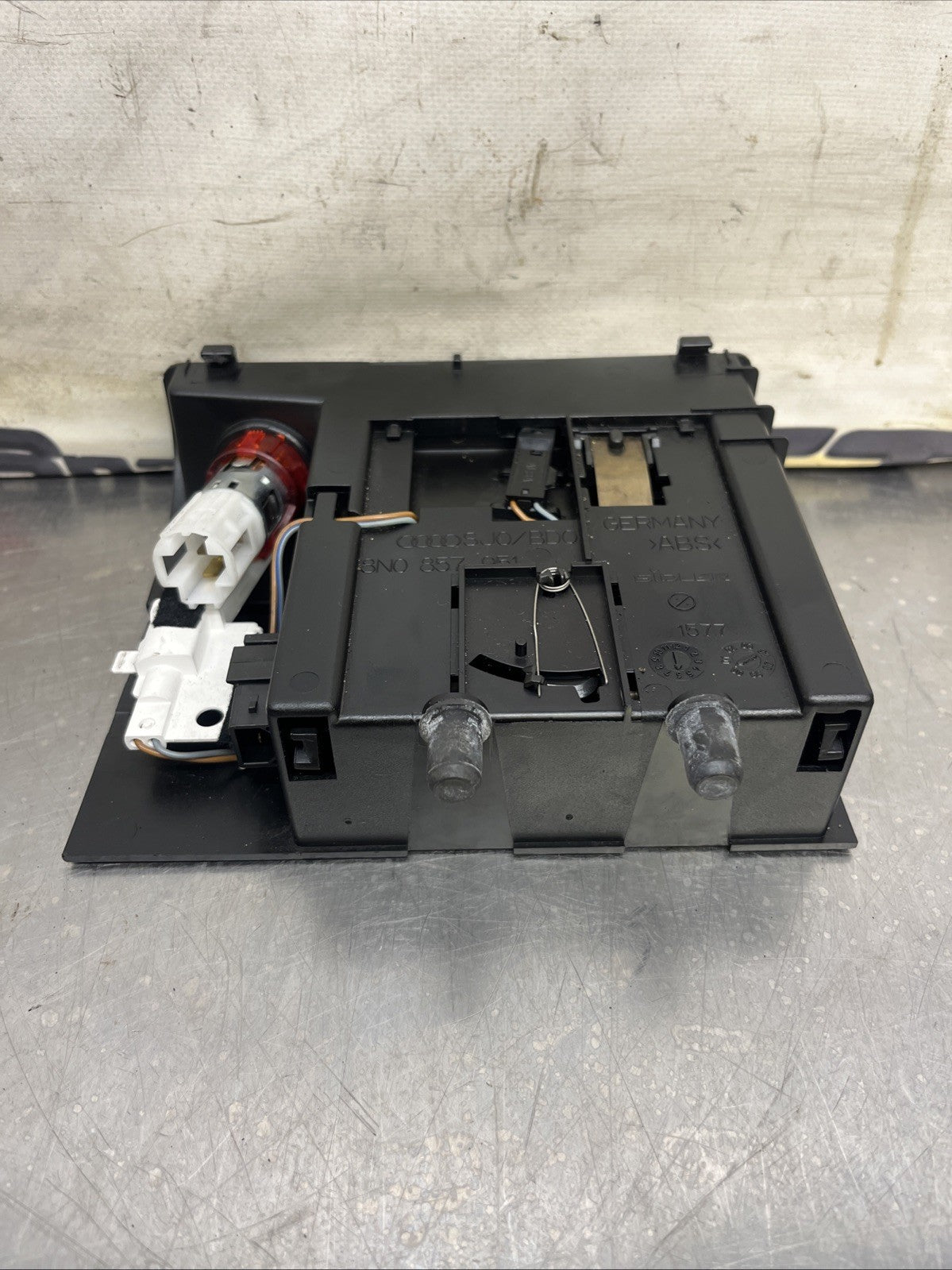 Audi TT Ash Tray Centre Console 1.8T BAM Petrol OEM 2003 8N0857951A