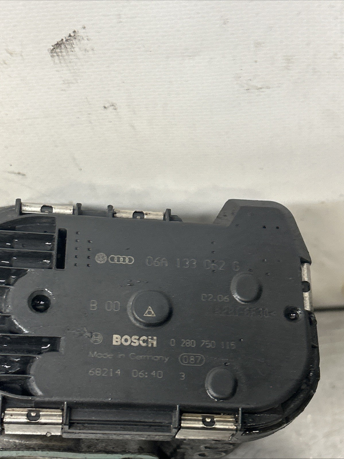 THROTTLE BODY 1.8T Audi TT A3 VW Golf etc 06A 133 062 G   06A133062G