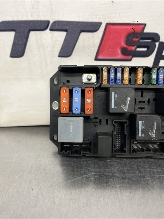Range Rover L322 Interior Boot Fuse Box BH4214N030AA
