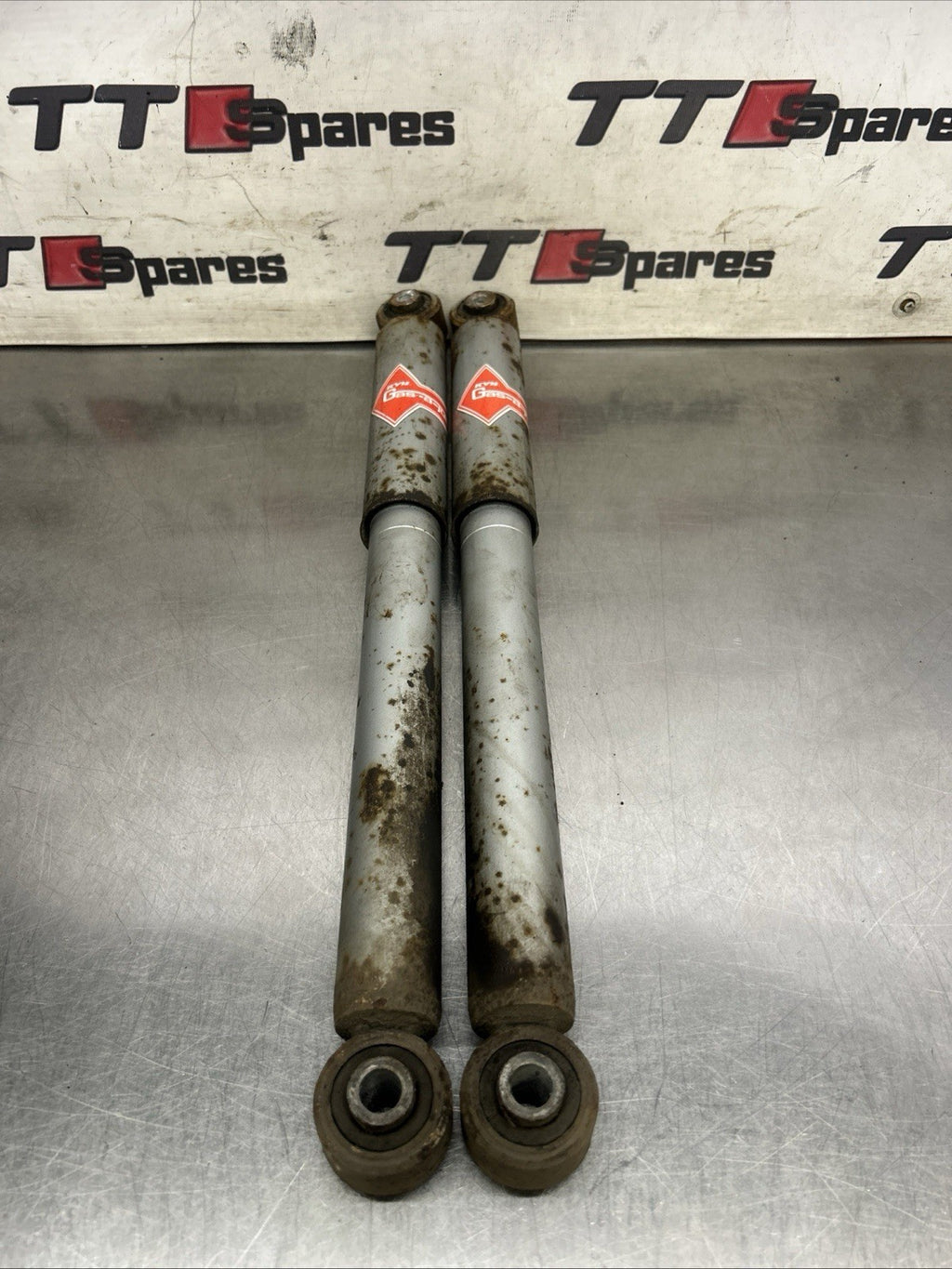 2 X AUDI TT (8N3) 1.8 T QUATTRO 1998-2006 REAR SHOCK ABSORBERS KYB SHOCKERS PAIR