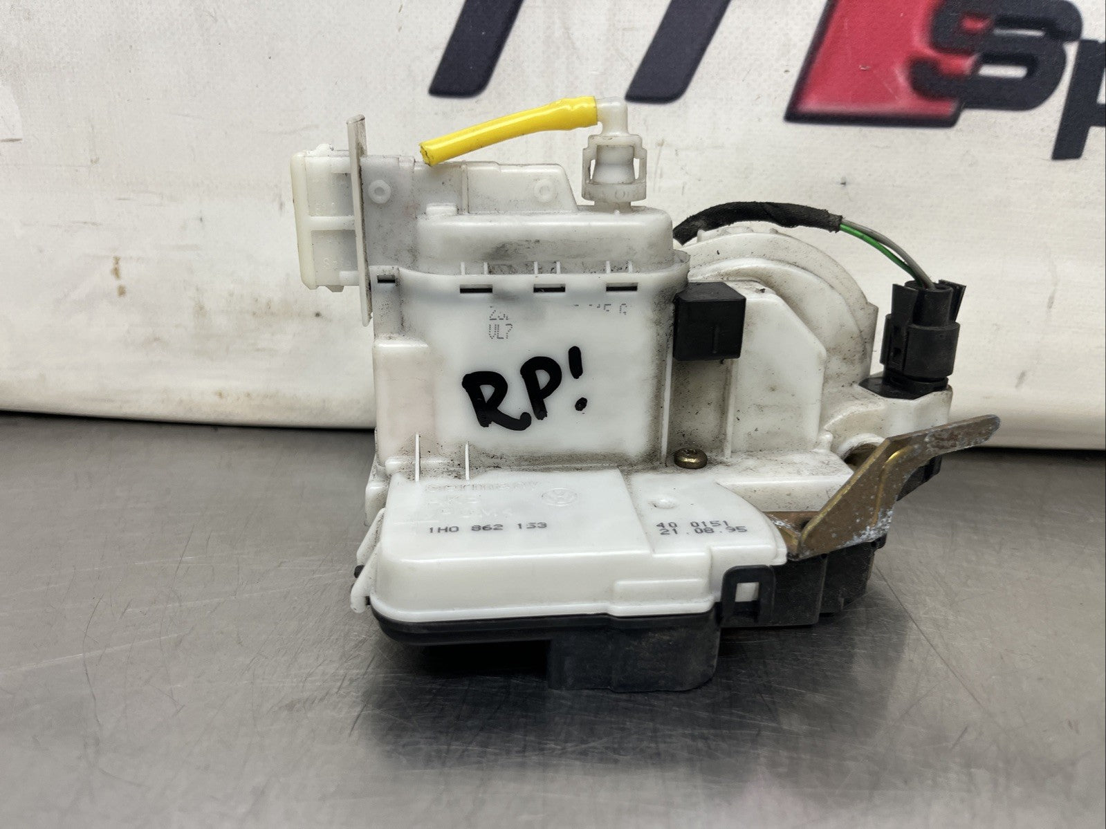 VW Golf MK3 Passenger Side NS Rear Door Lock Catch Latch Actuator 1H0862153 B