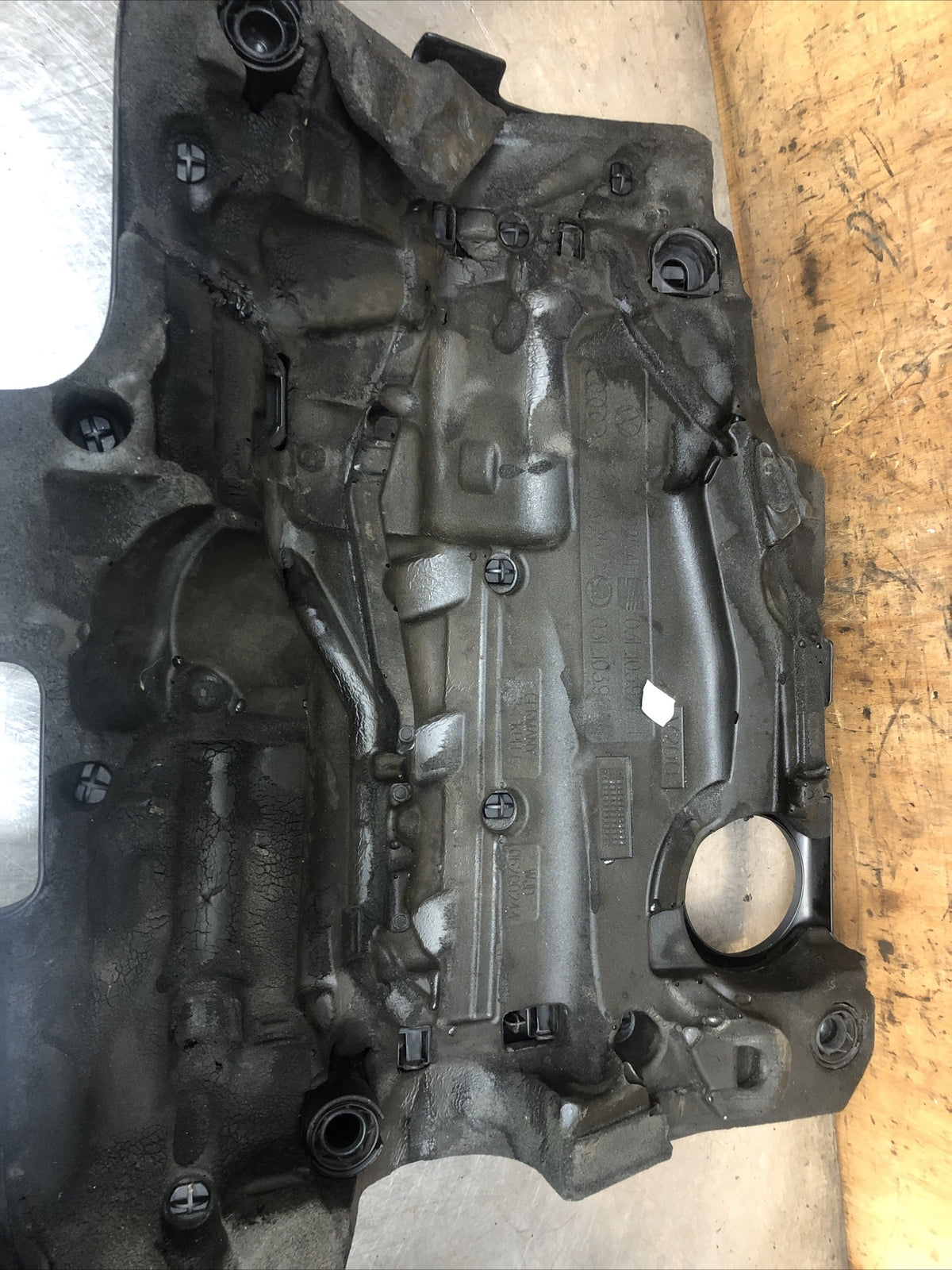 2009-2012 AUDI A3 2.0TDI  PLASTIC ENGINE COVER 