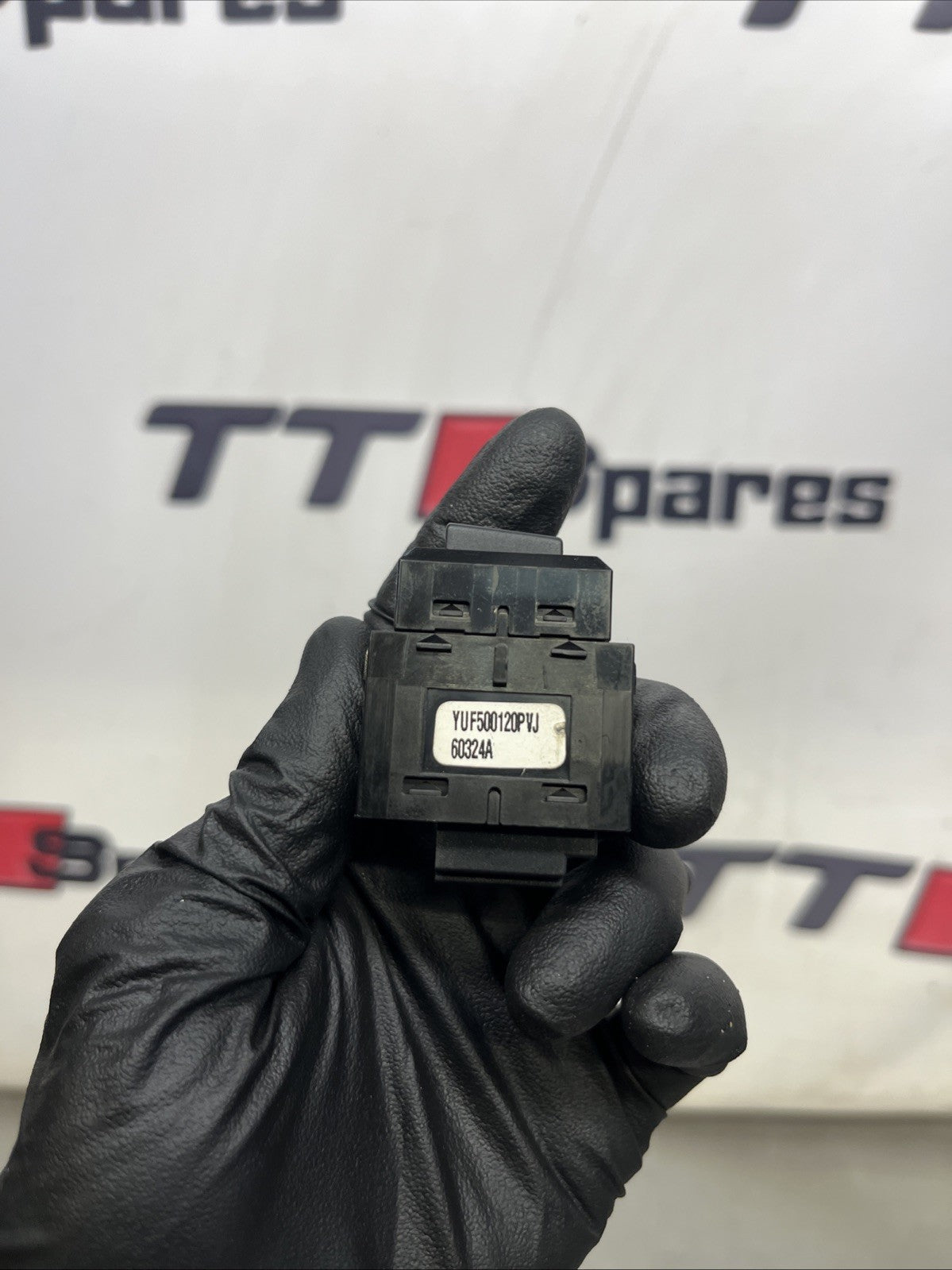 YUF500120PVJ RANGE ROVER SPORT L320 2006 HEATED SEAT CONTROL SWITCH BUTTON.