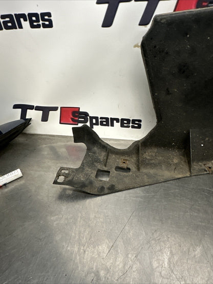 Audi TT 8N MK1 1.8T Offside Right Splash Guard Undertray Mount 8N0825250G