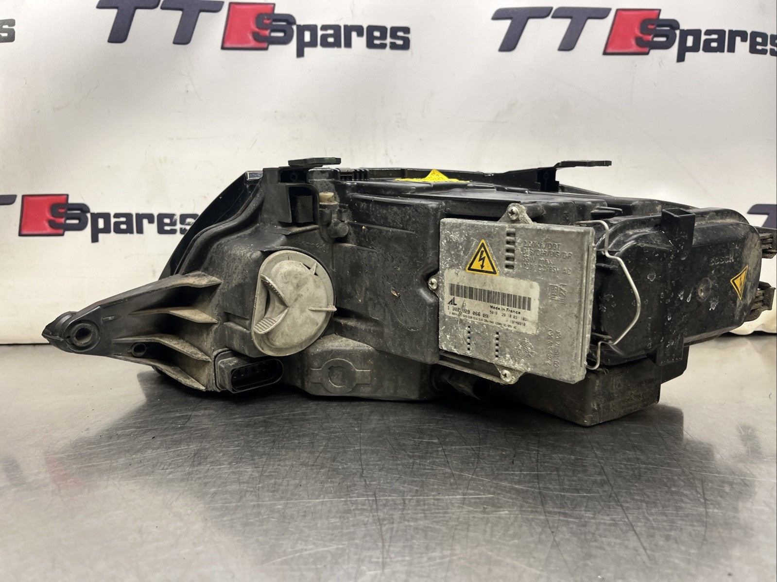 AUDI TT MK1 98-06 RIGHT DRIVER SIDE XENON HEADLIGHT HEADLAMP 8N0941004BN