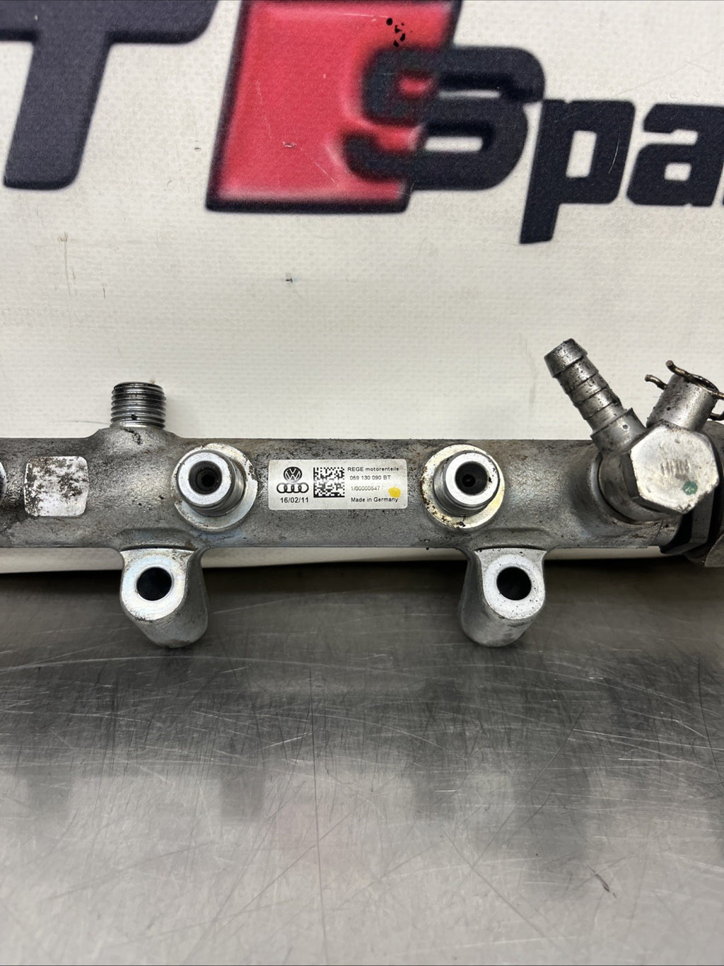 AUDI Q7 S LINE 3.0 DIESEL 2011 FUEL RAIL 059130090BT