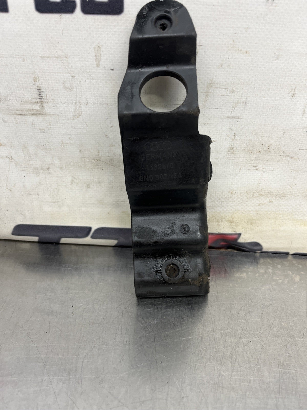 AUDI TT 8N 3.2 V6 FRONT BUMPER BRACKET + RHS FRONT 8N0807184