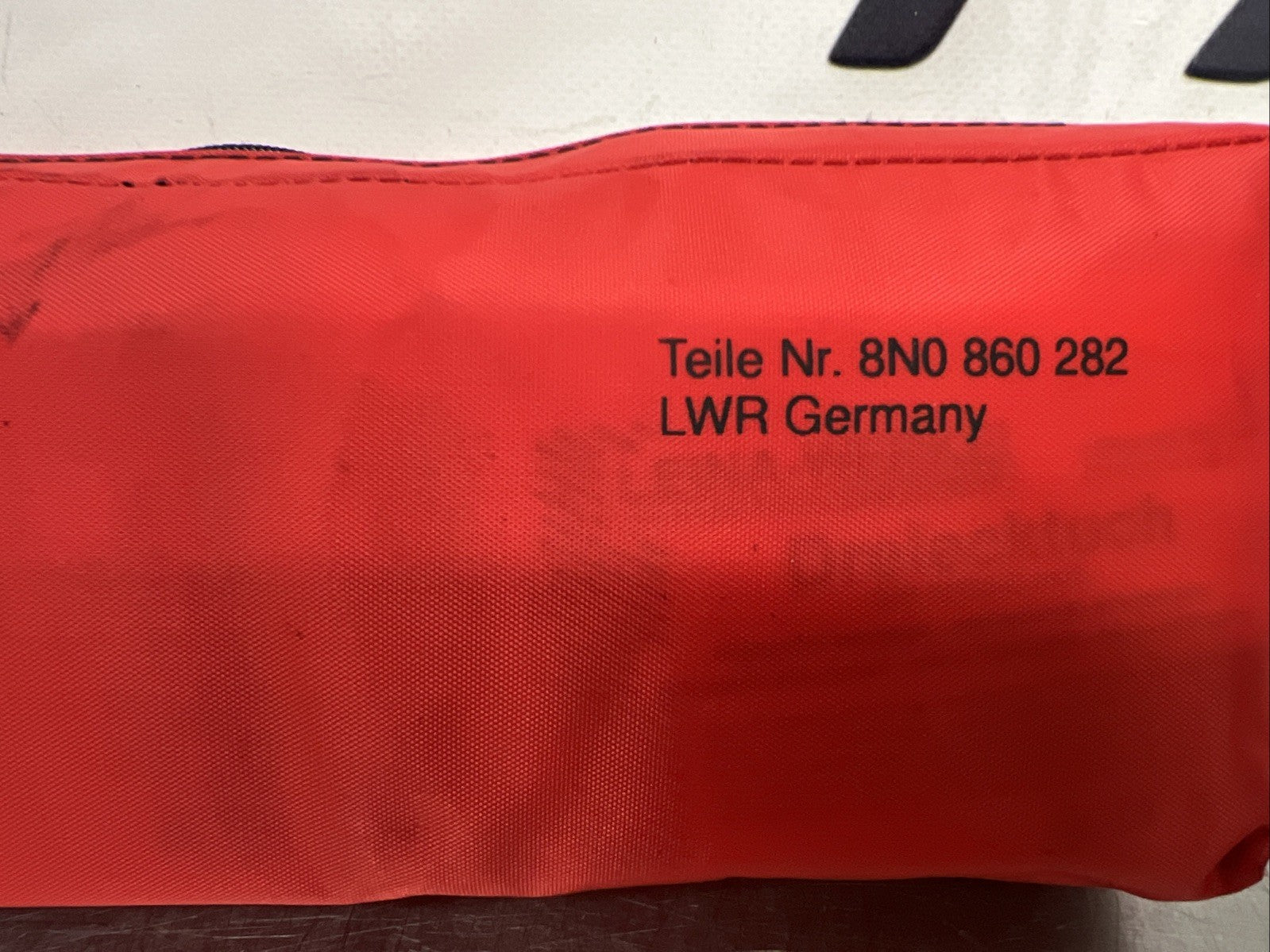 AUDI TT MK1 FIRST AID KIT 8N0860282 COUPE 8N 1999-2005 QUATTRO FREE SHIPPING