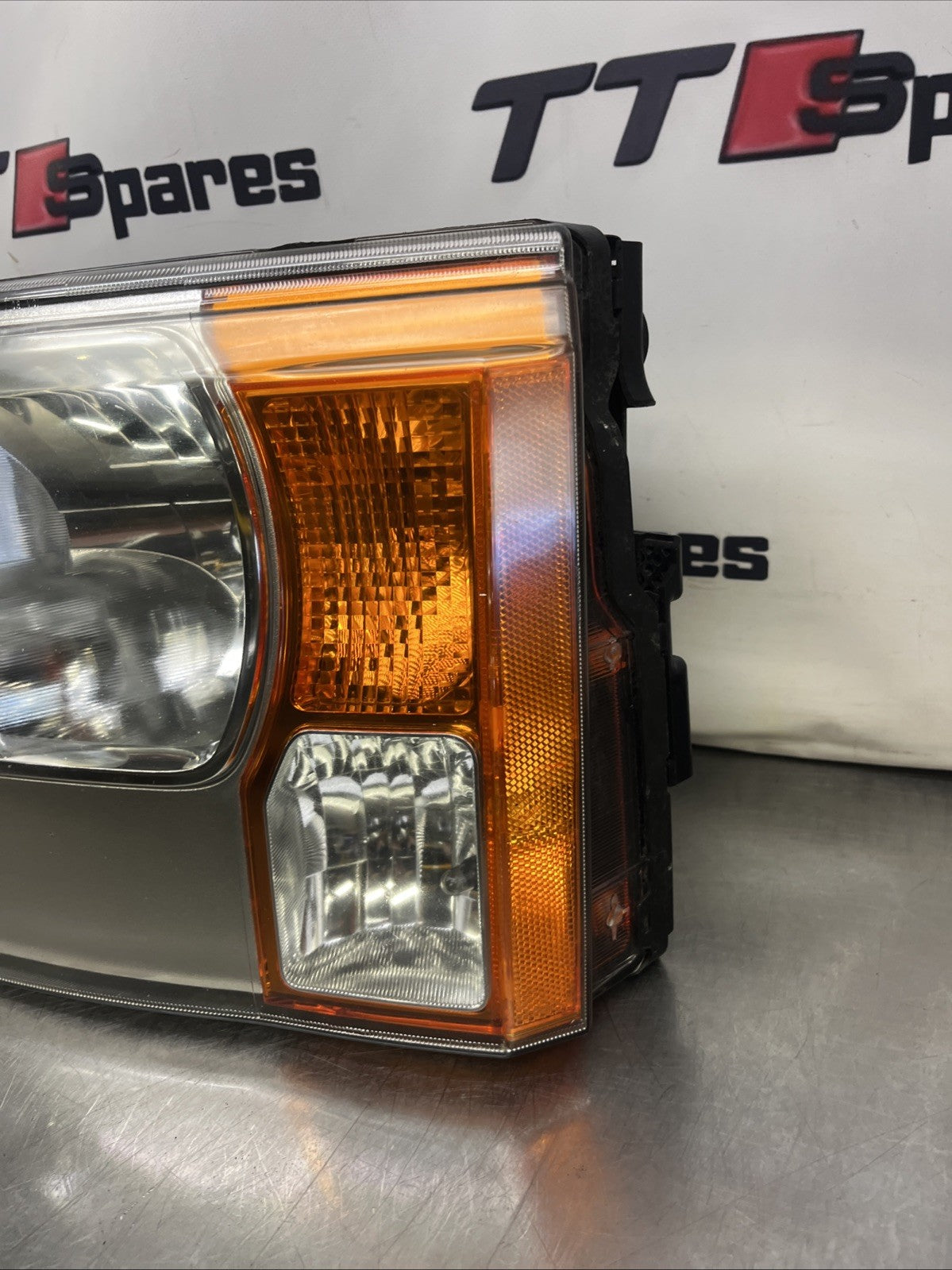 Land Rover Discovery 3 Nearside Passenger Side Halogen Headlight XBC500032