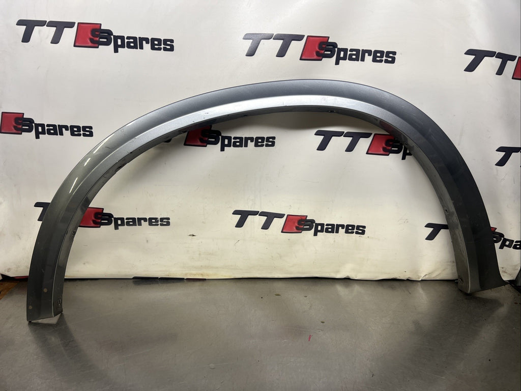 BMW X5 E70 WHEEL ARCH TRIM PASSENGER   SIDE FRONT space Gray