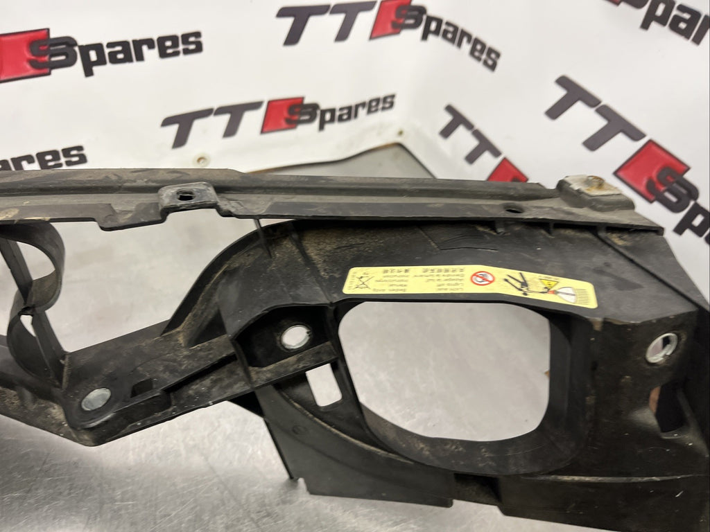 BMW X5 Diesel E70 Front Passenger Side Wing Support Bracket 7157989