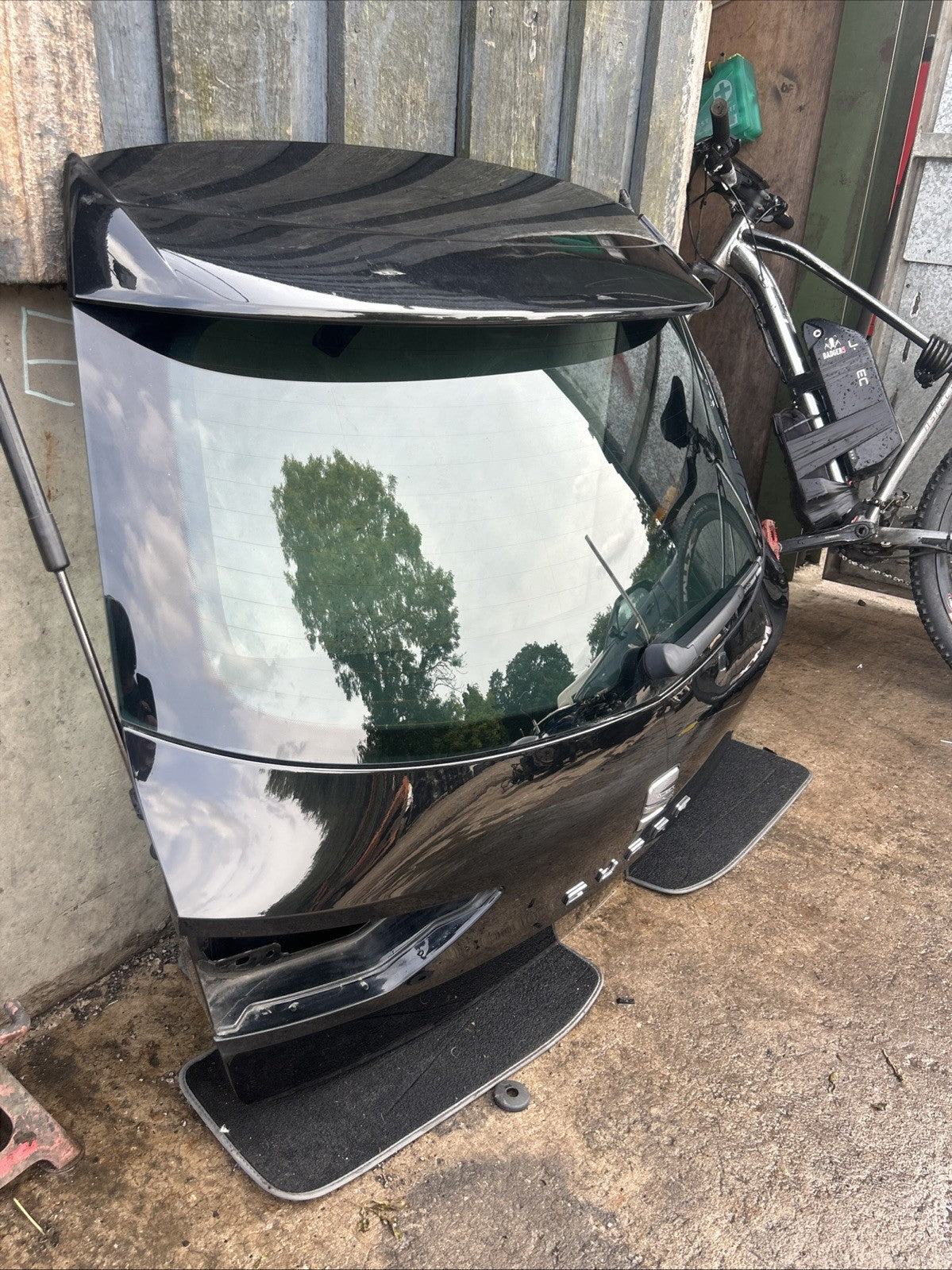 17-20 SEAT LEON CUPRA MK3 Black LZ5C COMPLETE BOOT LID  *NO LIGHTS*