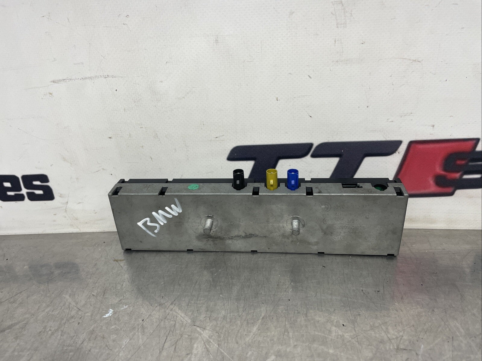6912817 BMW 3 Z4 Series E46 E85 E86 Antenna Amplifier Diversity 