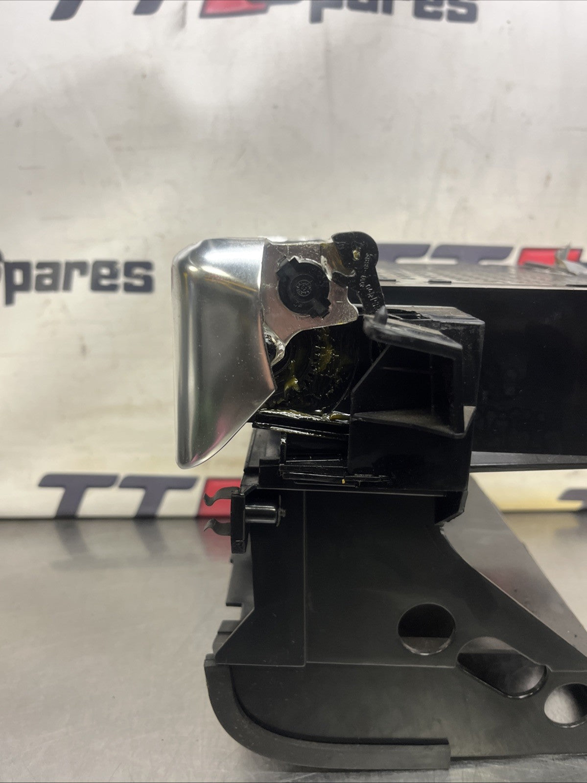 2003 AUDI TT CONVERTIBLE MK1 8N RADIO case