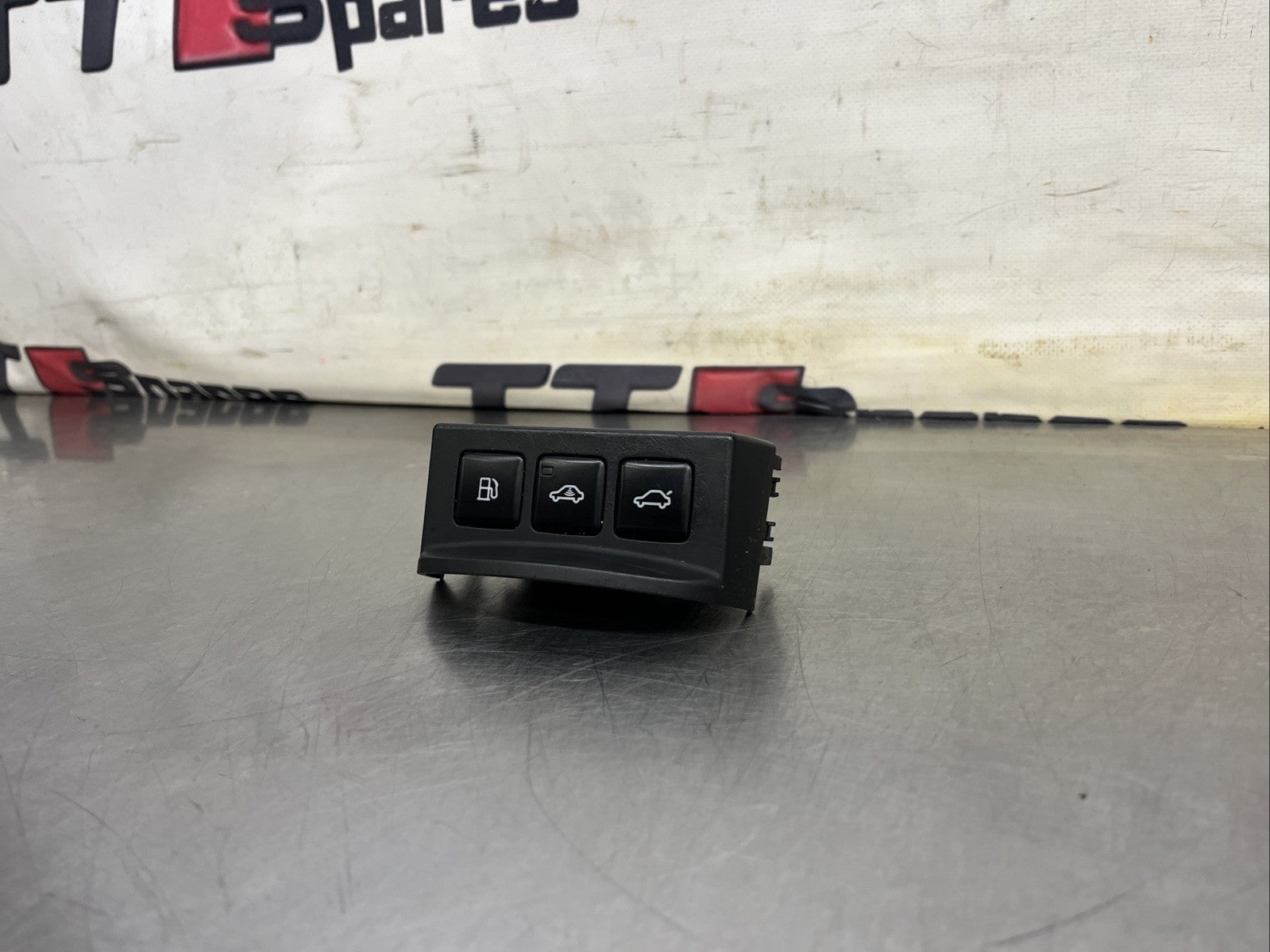 AUDI TT MK1 8N FUEL FLAP BOOT RELEASE SWITCHES WARRANTY 8n0962101