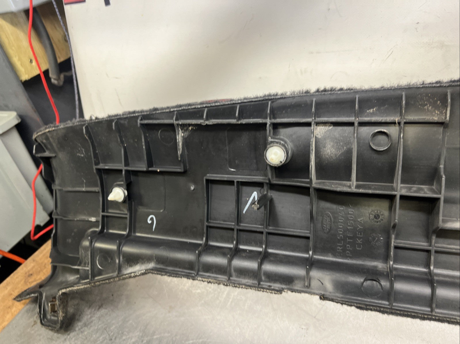 LAND ROVER SPORT SDV6 E5 L320 ESTATE 09-13 TAILGATE INTERIOR LIP PANEL ERL500040